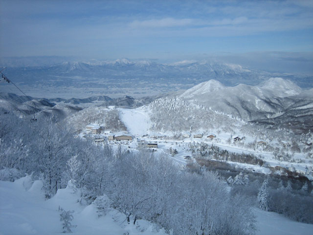 長野県　志賀高原　高天原スキー場　左手滑り込みゲレンデは西館山スキー場